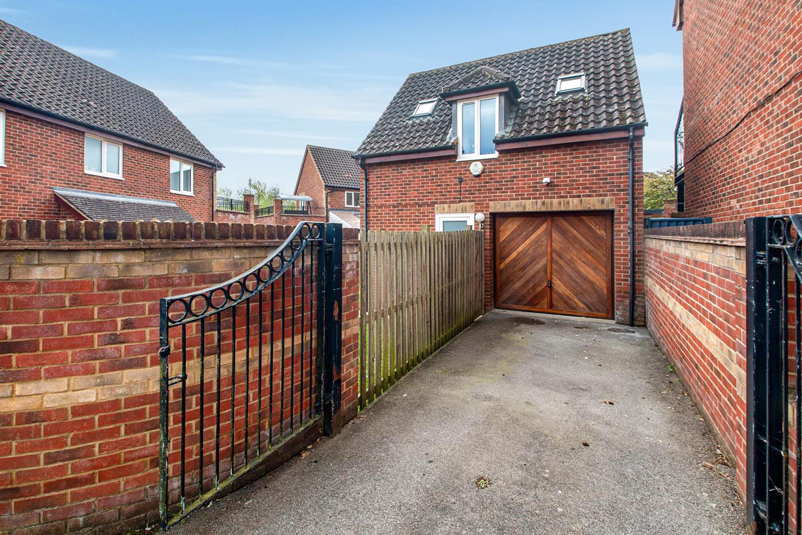 1 bed property in Vernier Crescent, Milton Keynes